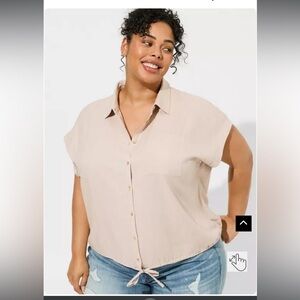 Torrid NWT Linen Blend Short Sleeve Collared cream Button-Up Draw string top- 2